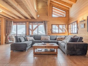TV, fireplace - Spacious chalet in Châtel for 14 people with sauna (Châtel)