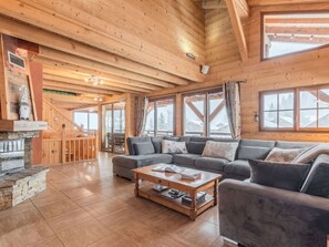 TV, fireplace - Spacious chalet in Châtel for 14 people with sauna (Châtel)
