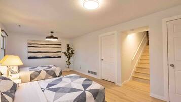 1 bedroom, desk, iron/ironing board, WiFi