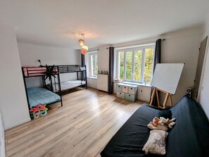 6 bedrooms, free WiFi