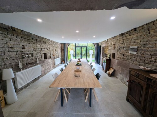 Spacious characterful gîte for 15 in Aillevillers with garden