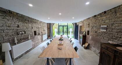 Spacious characterful gîte for 15 in Aillevillers with garden