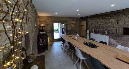 Grand gĂźte de caractĂšre pour 15 pers Ă Aillevillers avec jardin