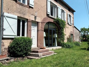 Exterior detail - Spacious characterful gîte for 15 in Aillevillers with garden (Aillevillers-et-Lyaumont)