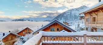 5* Chalet with Spa, 15 Guests, Ski-In/Ski-Out
