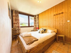 2 Schlafzimmer, Bügeleisen/Bügelbrett, Bettwäsche