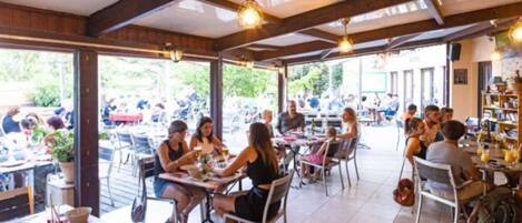 Servei de restauració a l'aire lliure