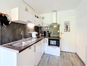 Fridge, microwave, dishwasher, coffee/tea maker