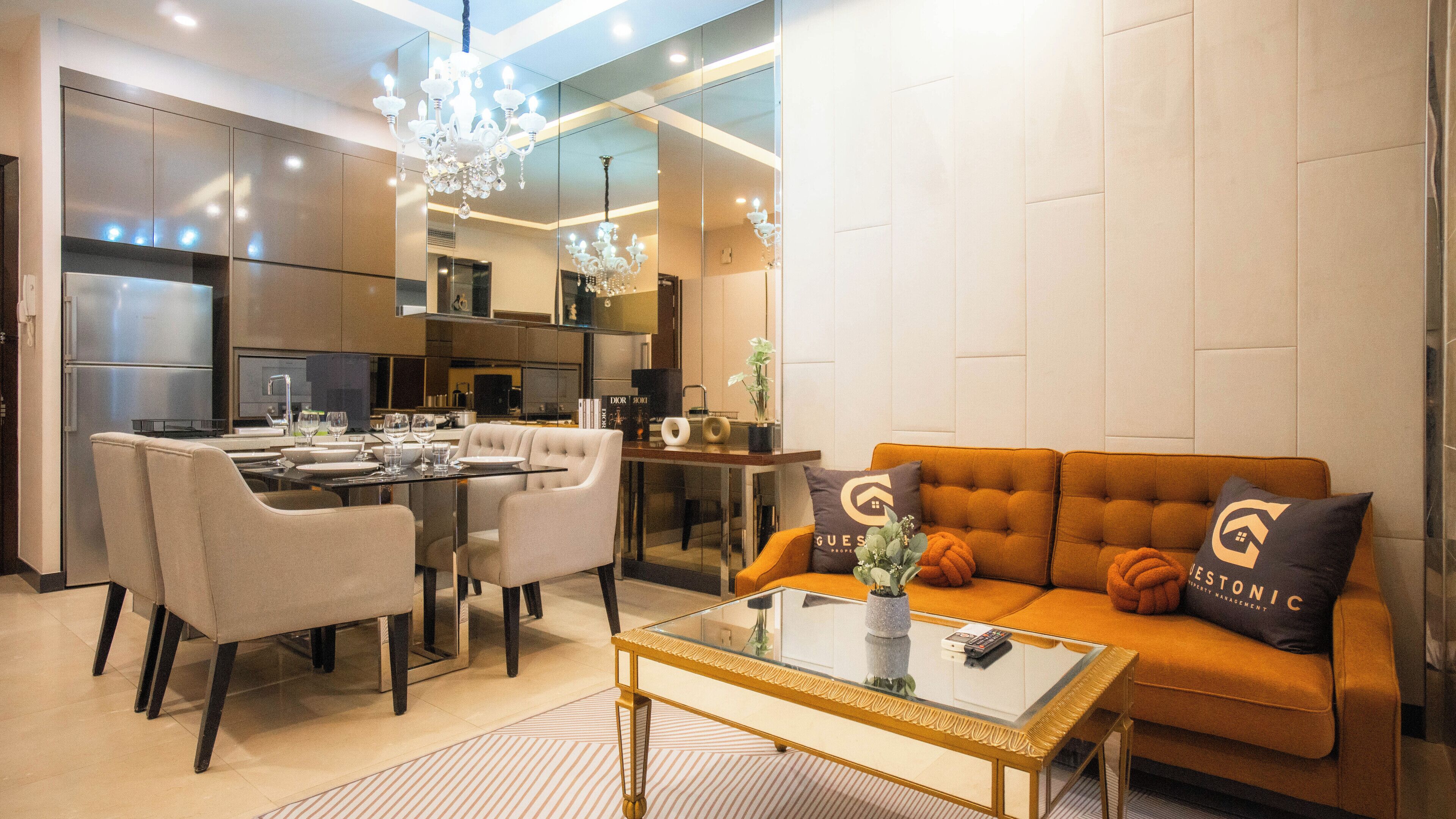 Deluxe Suite, 2 Bedrooms | Living area