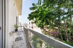 Balcony - Artsi - 3BR Apt w Balcony in Athens (Athens)