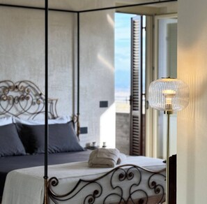 3 bedrooms, desk, free WiFi, bed sheets