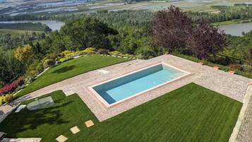 Utomhuspool