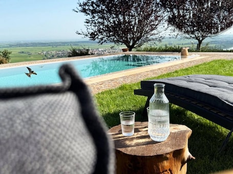 Outdoor pool. Relais Villa La Costa, exclusive residence in Monferrato