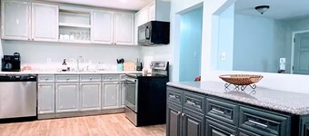 Cozy home near Latta Plantation Reserve!