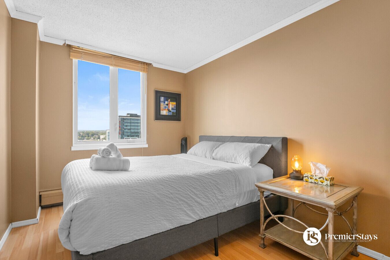 2 bedrooms, desk, iron/ironing board, travel crib