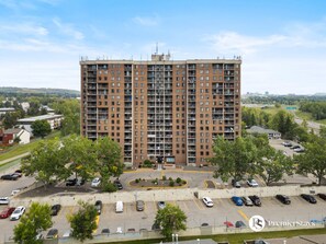 Exterior - Two Floor Apartment » Swimming Pool » Gym (Calgary)
