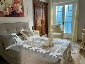 5 Schlafzimmer, Bügeleisen/Bügelbrett, Reisekinderbett, WLAN