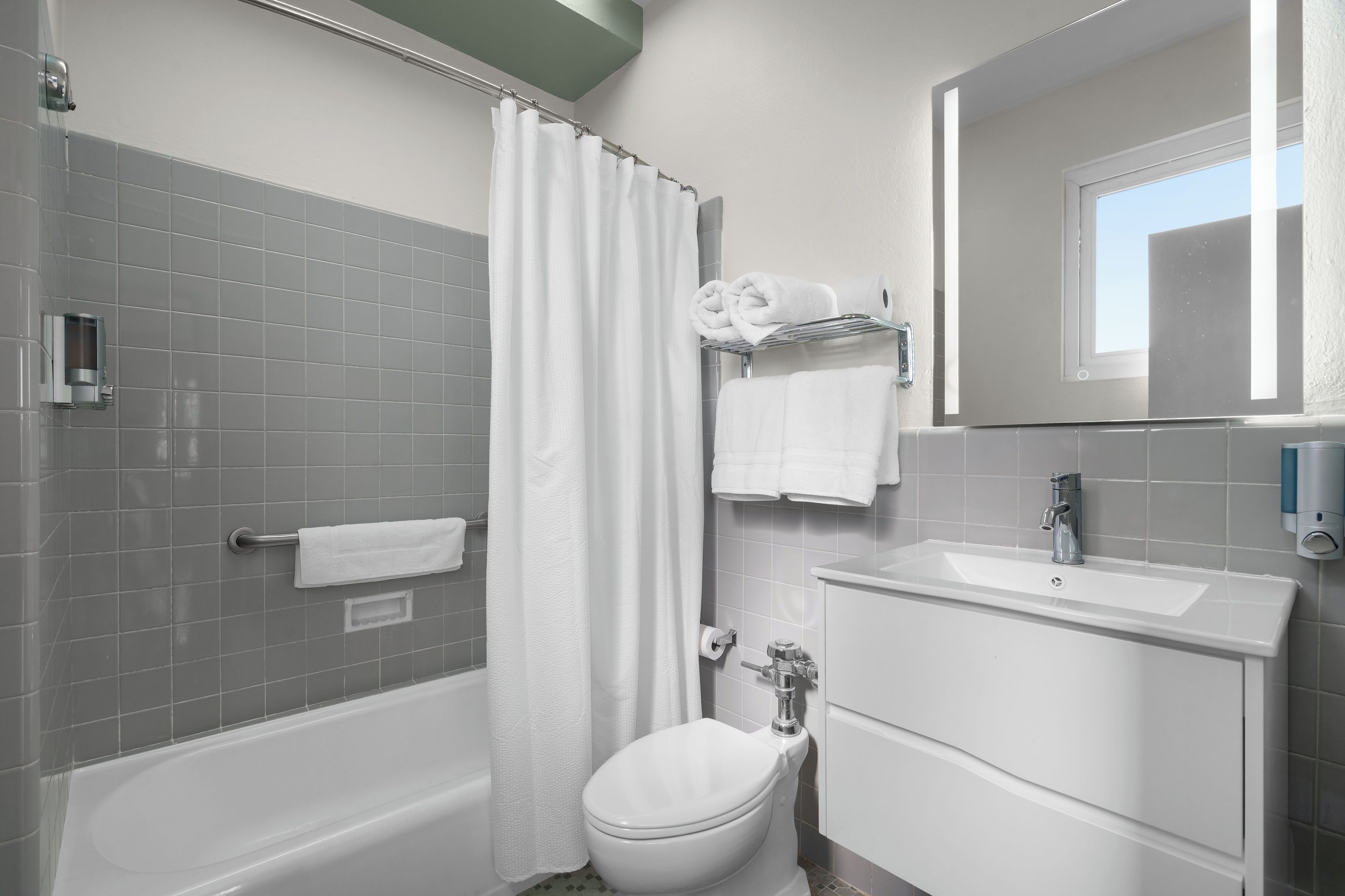 Superior Room, 2 Double Beds | Bathroom | Shower, free toiletries, towels, soap