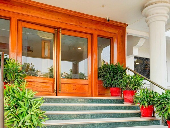 House | Reception