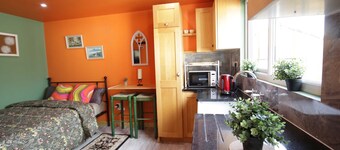Georgias Gate Studio Cottage - Sleeps 4 & Pets Ok