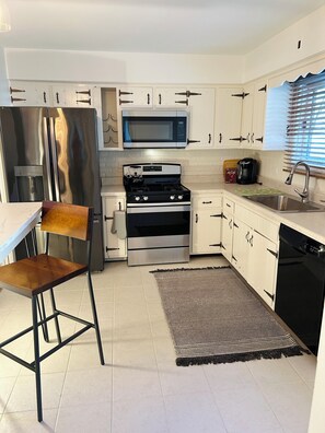 Microwave, oven, stovetop, dishwasher