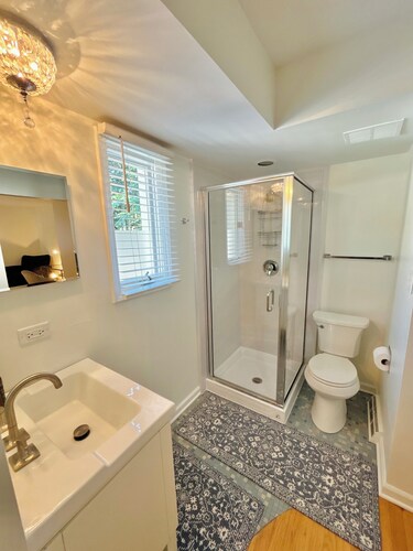 Furnished Lake Forest 3BR Townhome Monthly Housing Near Great Lakes