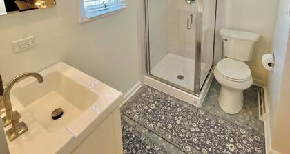 Furnished Lake Forest 3BR Townhome Monthly Housing Near Great Lakes