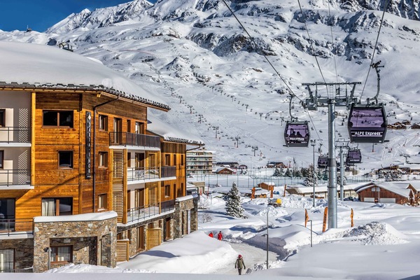 Perfectly located near ski lifts, your alpine home grants instant access to adventure.