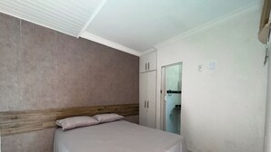 6 bedrooms, WiFi, bed sheets