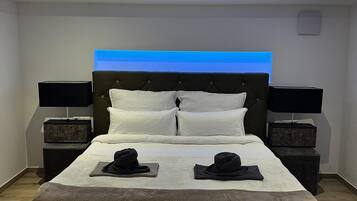 2 bedrooms, iron/ironing board, internet, bed sheets