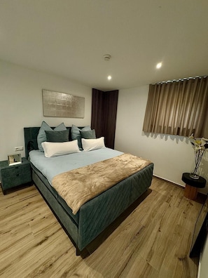 2 habitaciones, tabla de planchar con plancha, internet y ropa de cama 