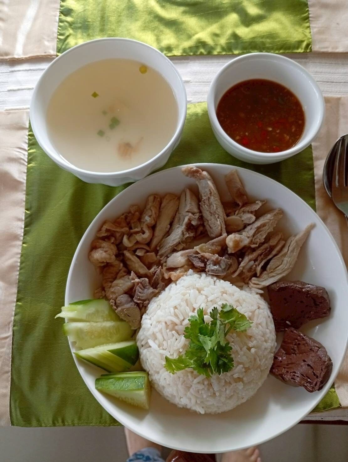 Petit déjeuner complet (4.12 EUR par personne)