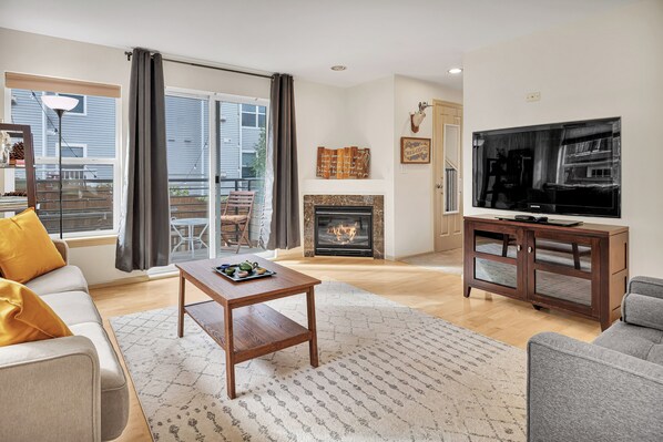 Télévision, cheminée