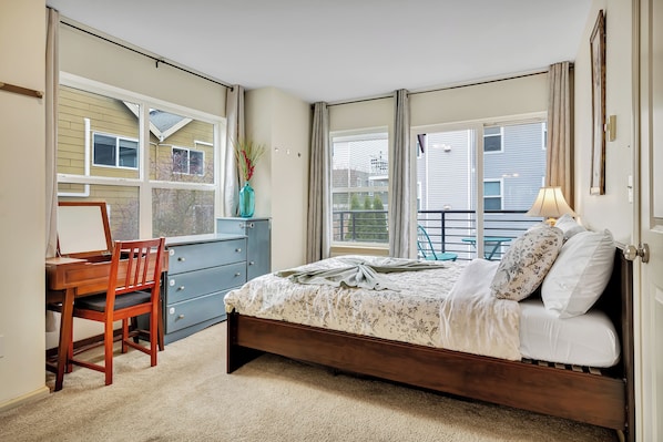 3 bedrooms, iron/ironing board, WiFi, bed sheets