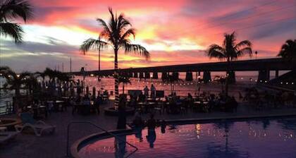 Oceanview Marathon Villa – Private Pool, Dock, Kayaks & Pet Friendly