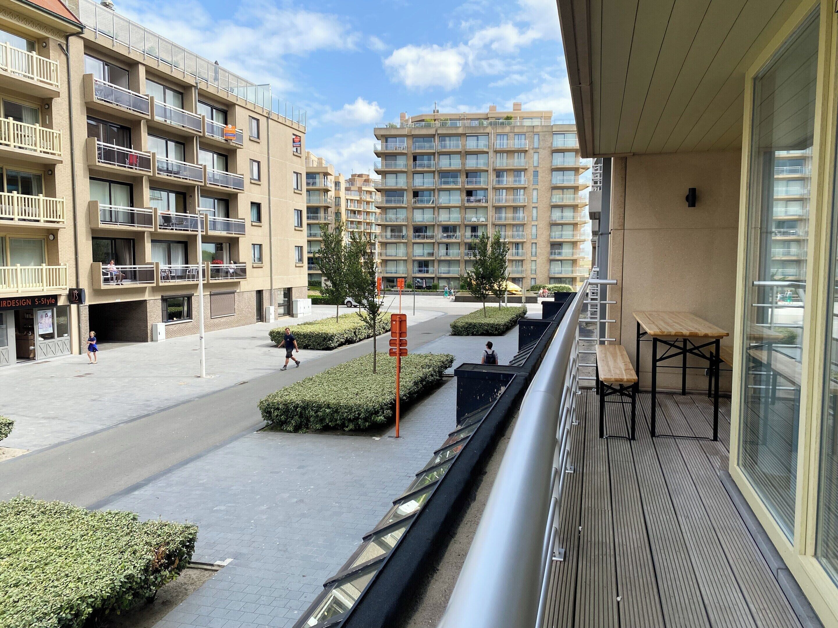 อพาร์ทเมนท์ | ระเบียง