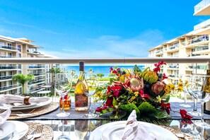 Outdoor dining - Honua Kai Hokulani | 3 Free Rental Cars | KBM Resorts | Large Floorplan | 3 Units, 6 Bedrooms | ML-1227 (Lahaina)