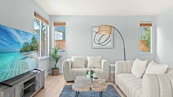 House, Multiple Beds, Pool View (10919 Rancho) | Living area | 42-inch flat-screen TV with digital channels