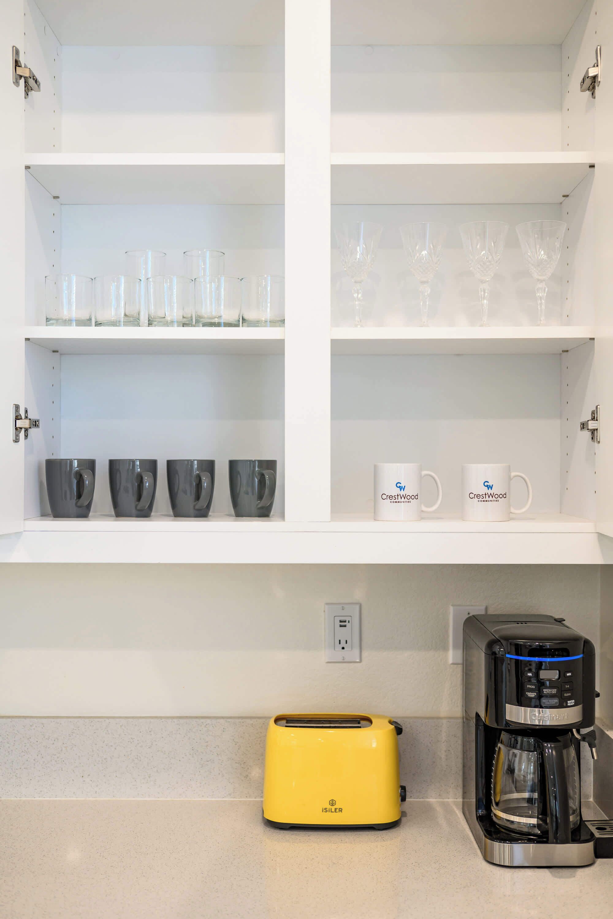 House, Multiple Beds, Patio, Garden View (3082 Pomona) | Interior