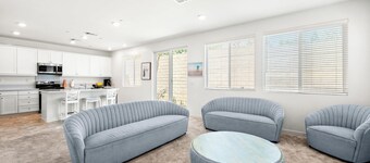 Sunny & Stylish Near LA 4BR Home w Desks & Lounge