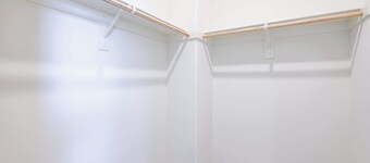 Sunny & Stylish Near LA 4BR Home w Desks & Lounge