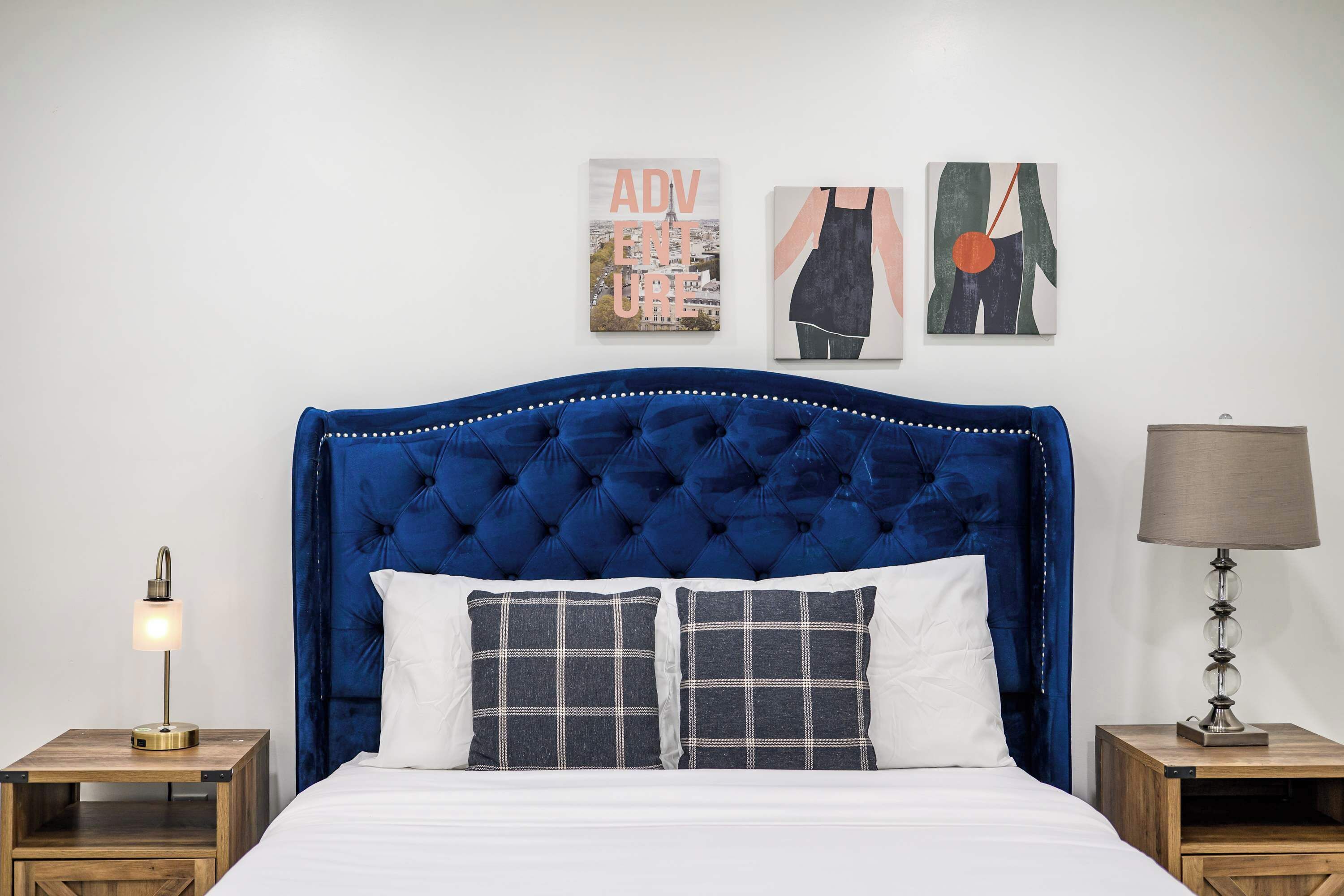 2 عدّة غرف نوم وبديكورات فريدة لكل غرفة وطراز فريد لكل وحدة