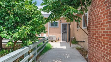 House, Multiple Beds, Patio, Garden View (1832 Pomona) | View from room
