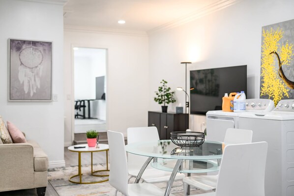 House, Berbilang Katil, Patio, Garden View (1832 Pomona) | Tempat makan