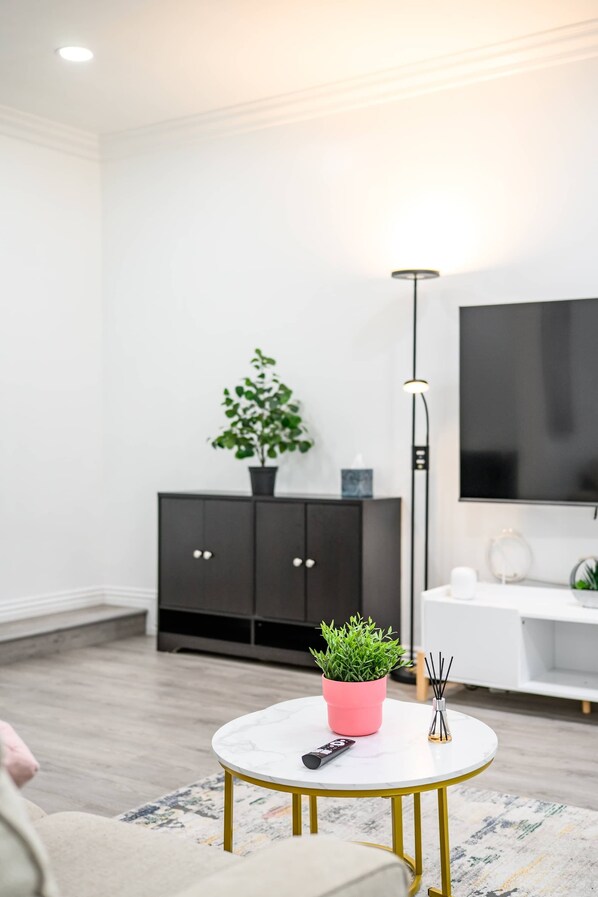 House, Multiple Beds, Patio, Garden View (1832 Pomona) | Living area | 42-inch flat-screen TV with digital channels