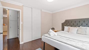 Casa, várias camas, varanda, vista para o jardim (1828 Pomona) | 2 quartos, individualmente decorados, individualmente mobiliados