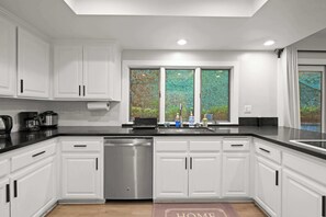 House, Multiple Beds, Pool Access, Garden View (16020-2 Hacienda) | Private kitchen | Fridge, microwave, oven, stovetop