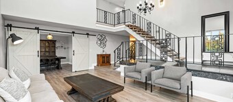 Luxury Hilltop Designer House w Pool Great View