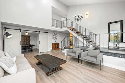 Luxury Hilltop Designer House w Pool Great View