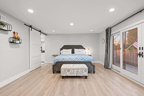 House, Multiple Beds, Pool Access, Garden View (16020-2 Hacienda) | 5 bedrooms, individually decorated, individually furnished, bed sheets